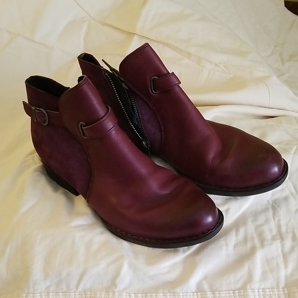 Born Women's Burgundy Ankle Boots
